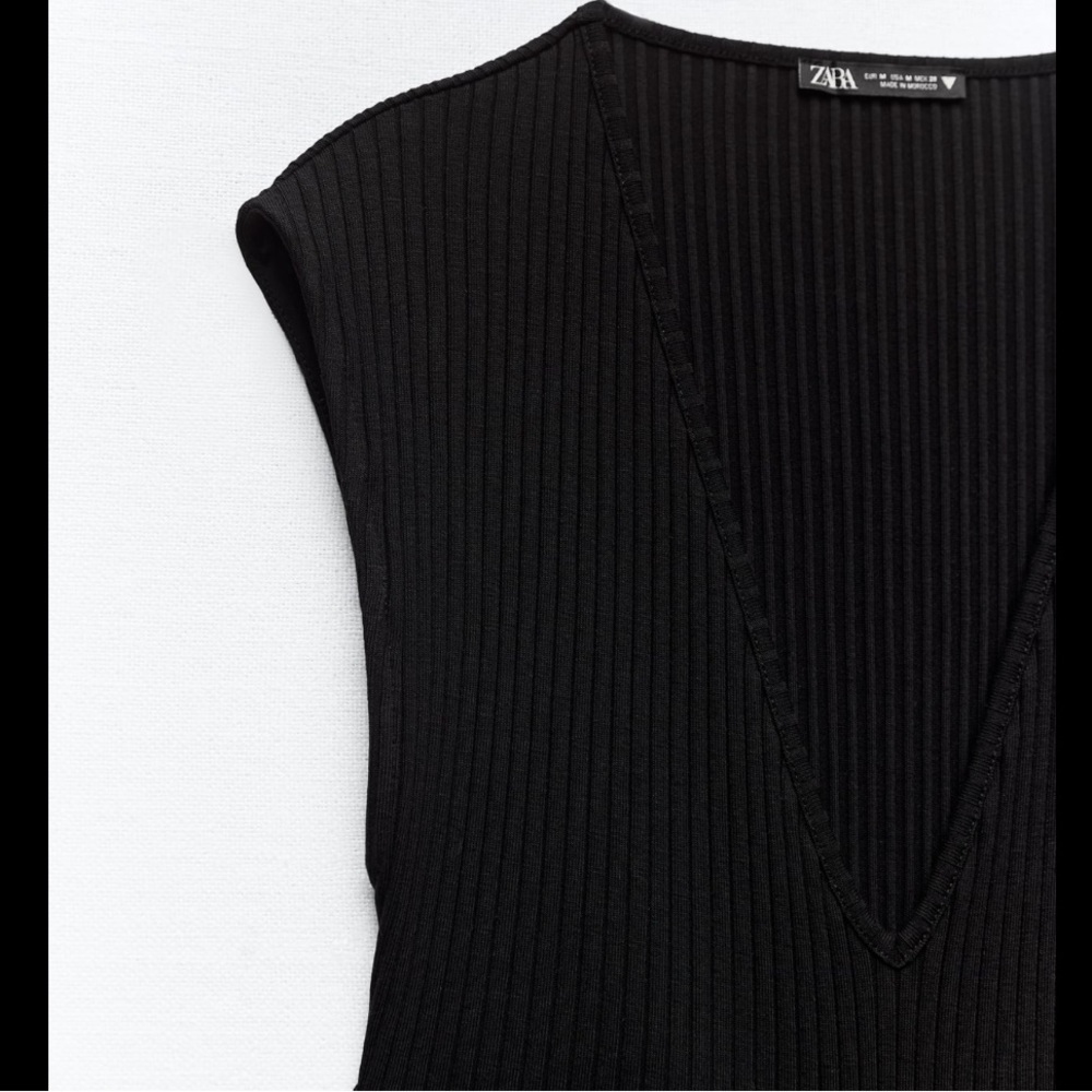 CUT OUT FITTED RIB DRESS - Picture 9 of 9